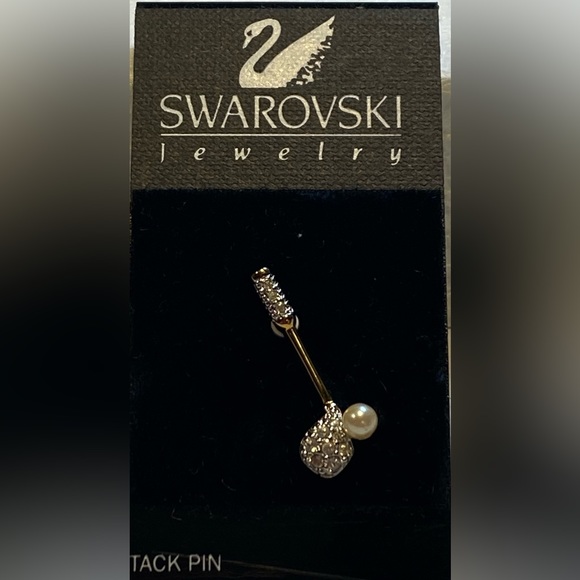 Swarovski Jewelry - Swarovski Goldtone Crystal Enamel Golf Club Brooch Pin Faux Pearl